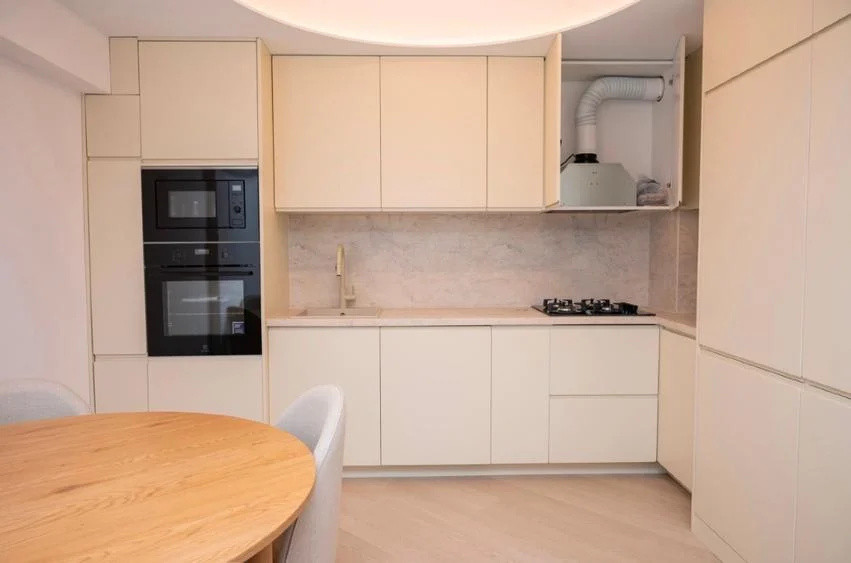 Apartament 3 camere Cortina North