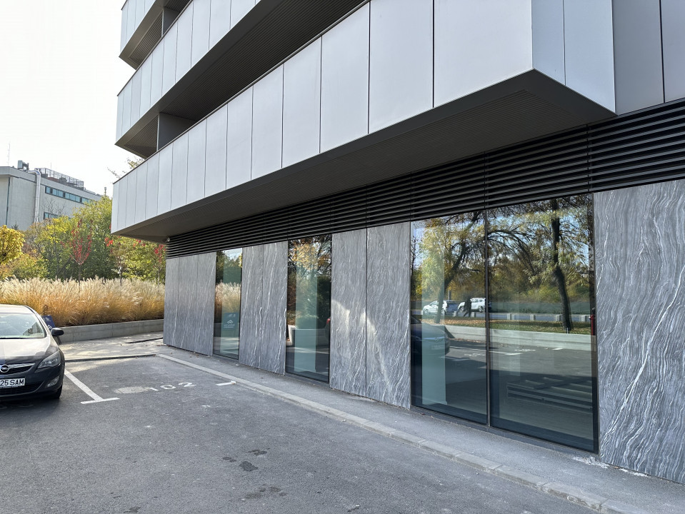 Spatiu comercial stradal Cortina Academy