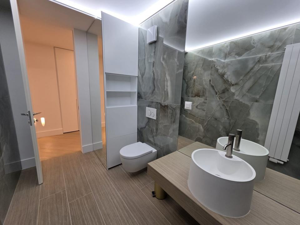 Apartament 3 camere Cortina 126