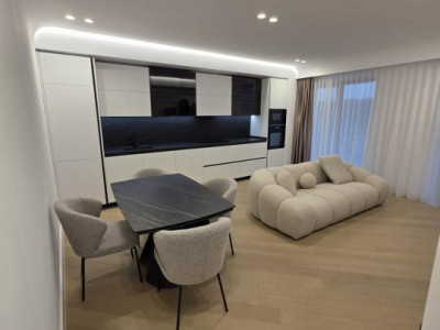 Apartament 3 camere Cortina 126