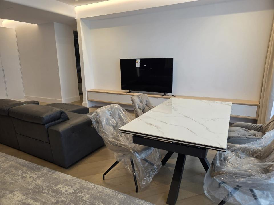 Apartament 3 camere Cortina 126