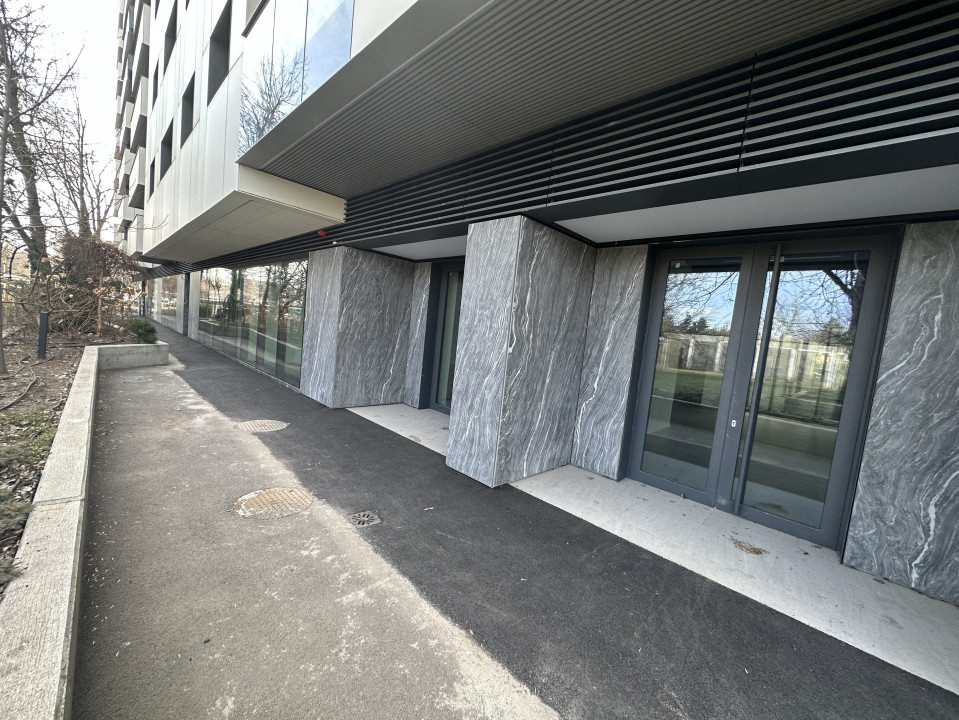 Spatiu comercial Cortina Academy