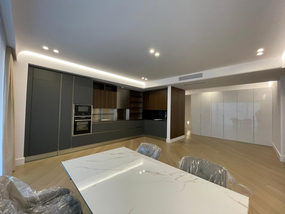 Apartament 3 camere Cortina 126